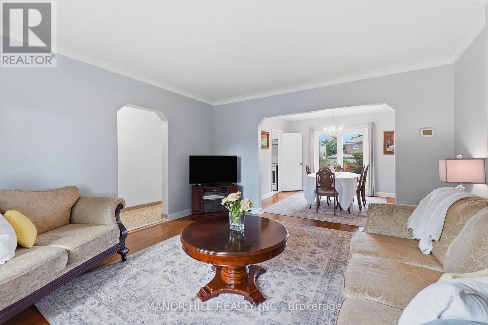 33 ROBINDALE AVENUE - 9