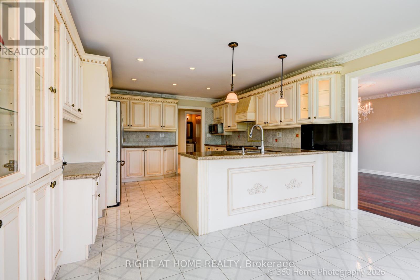 5037 MISSISSAUGA ROAD - 10