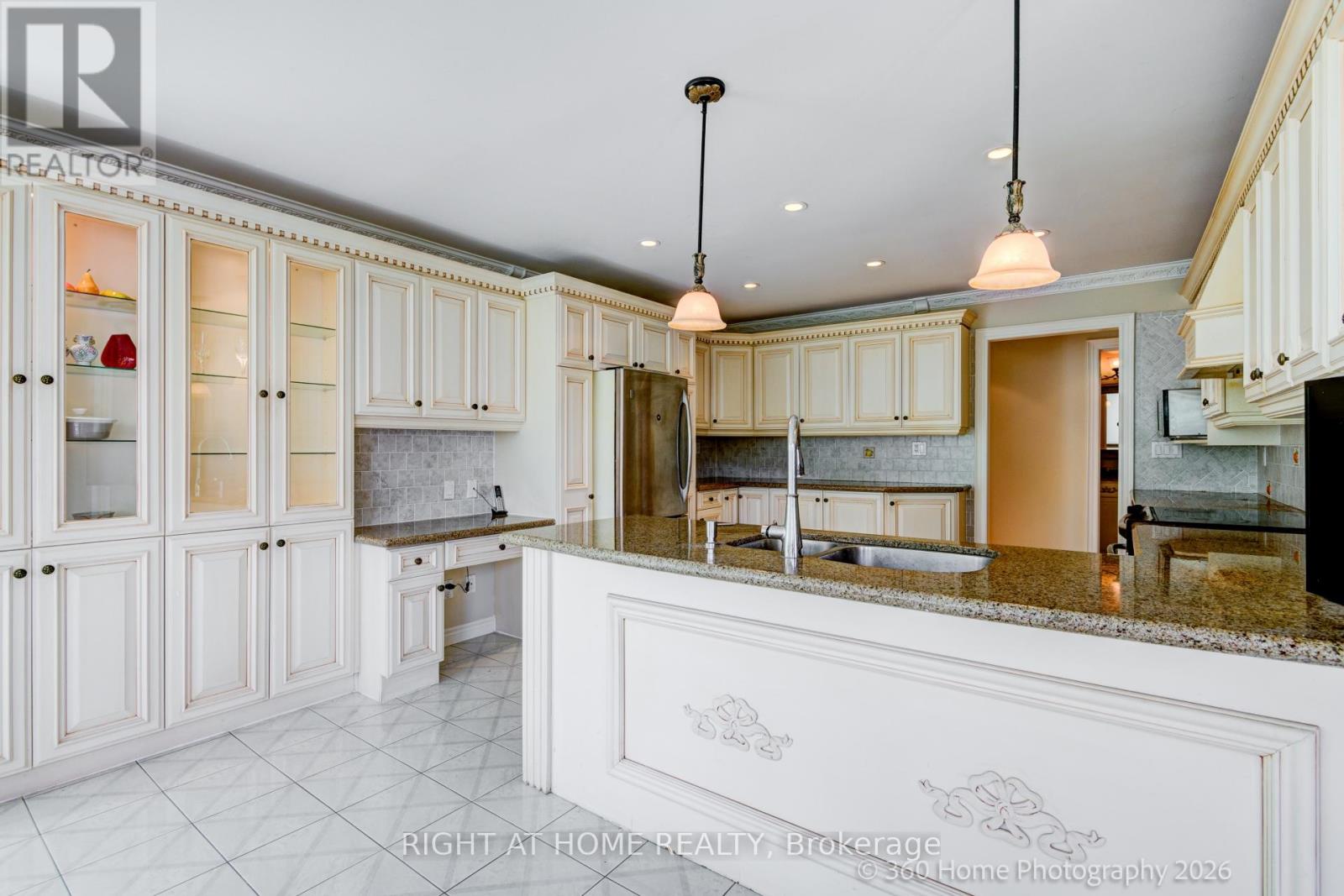 5037 MISSISSAUGA ROAD - 12