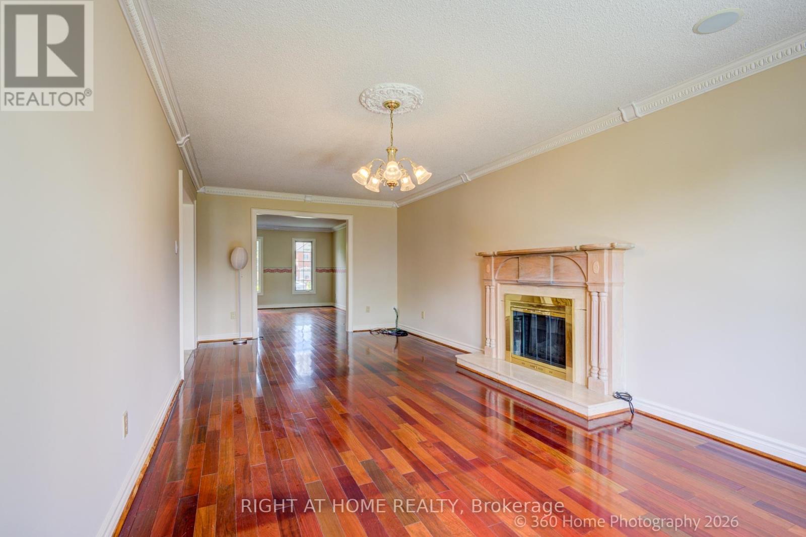 5037 MISSISSAUGA ROAD - 17