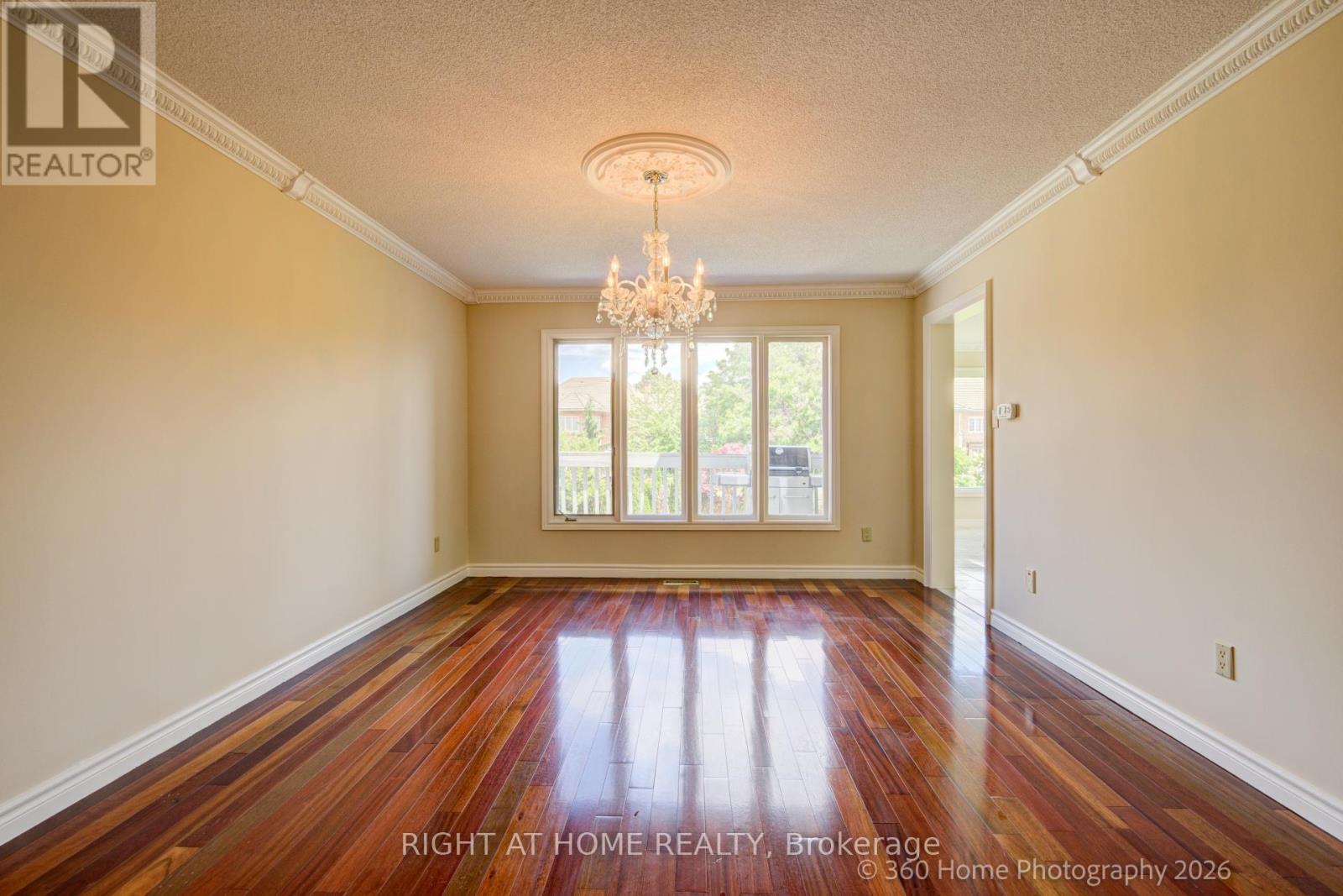 5037 MISSISSAUGA ROAD - 18