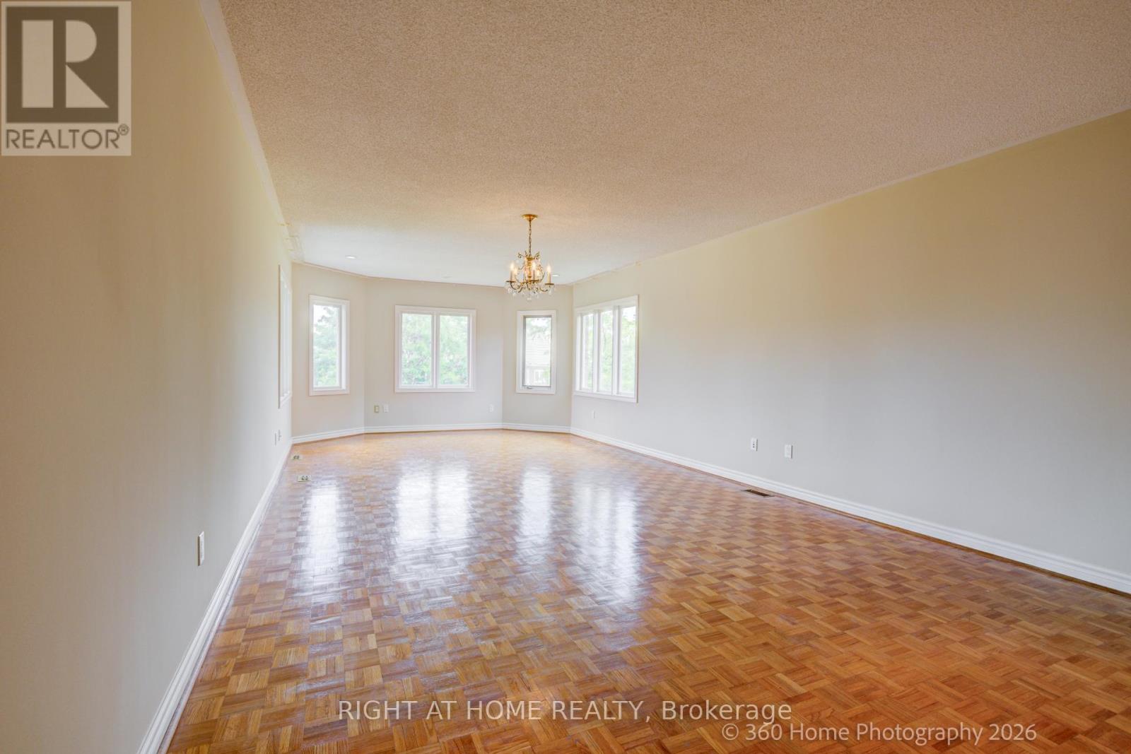 5037 MISSISSAUGA ROAD - 24