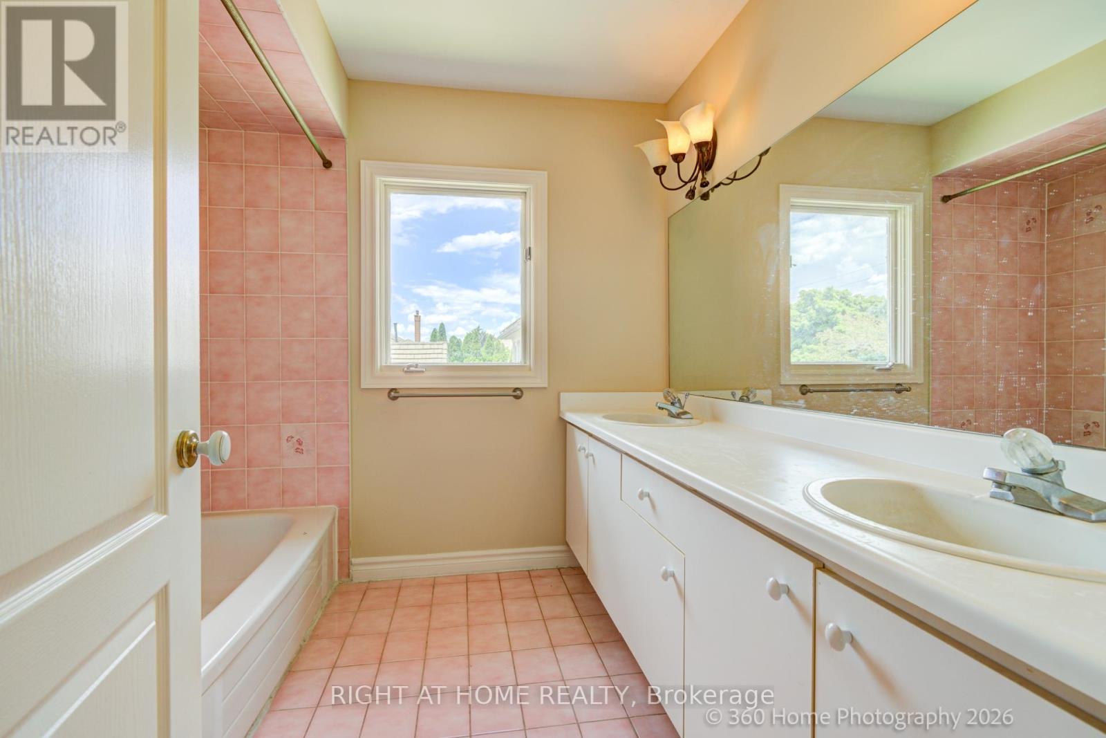 5037 MISSISSAUGA ROAD - 28