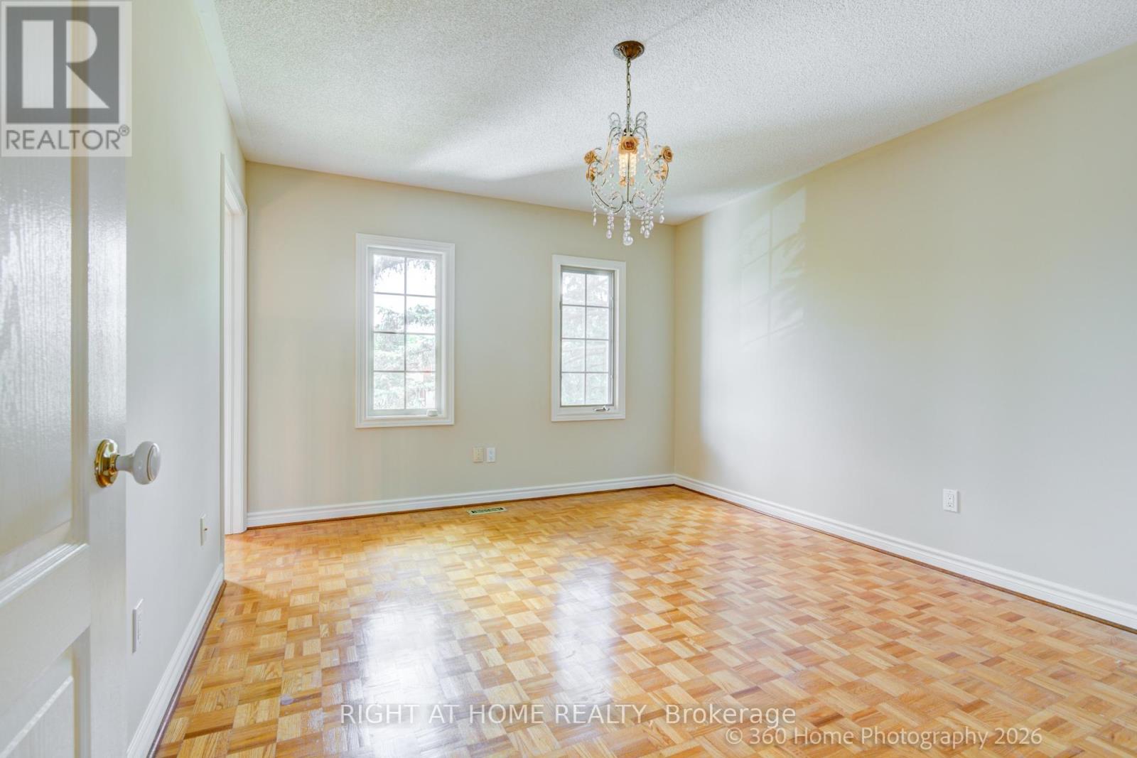 5037 MISSISSAUGA ROAD - 30