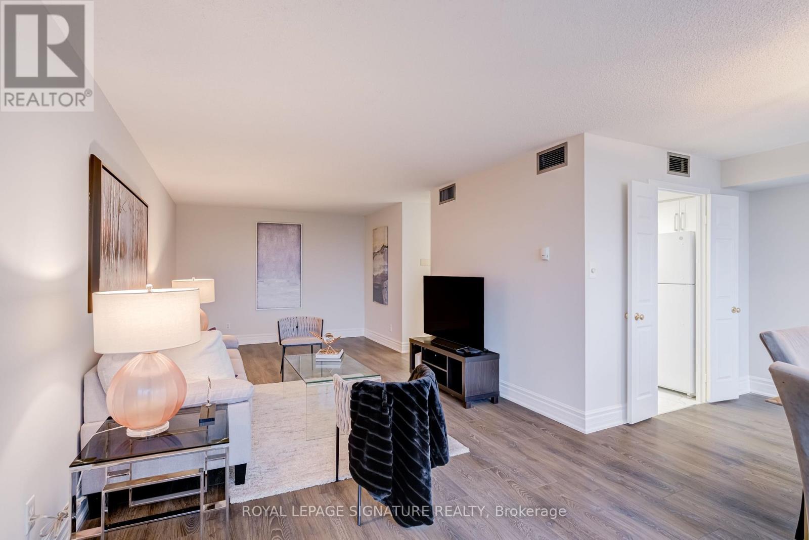 #405 880 DUNDAS STREET W - 13