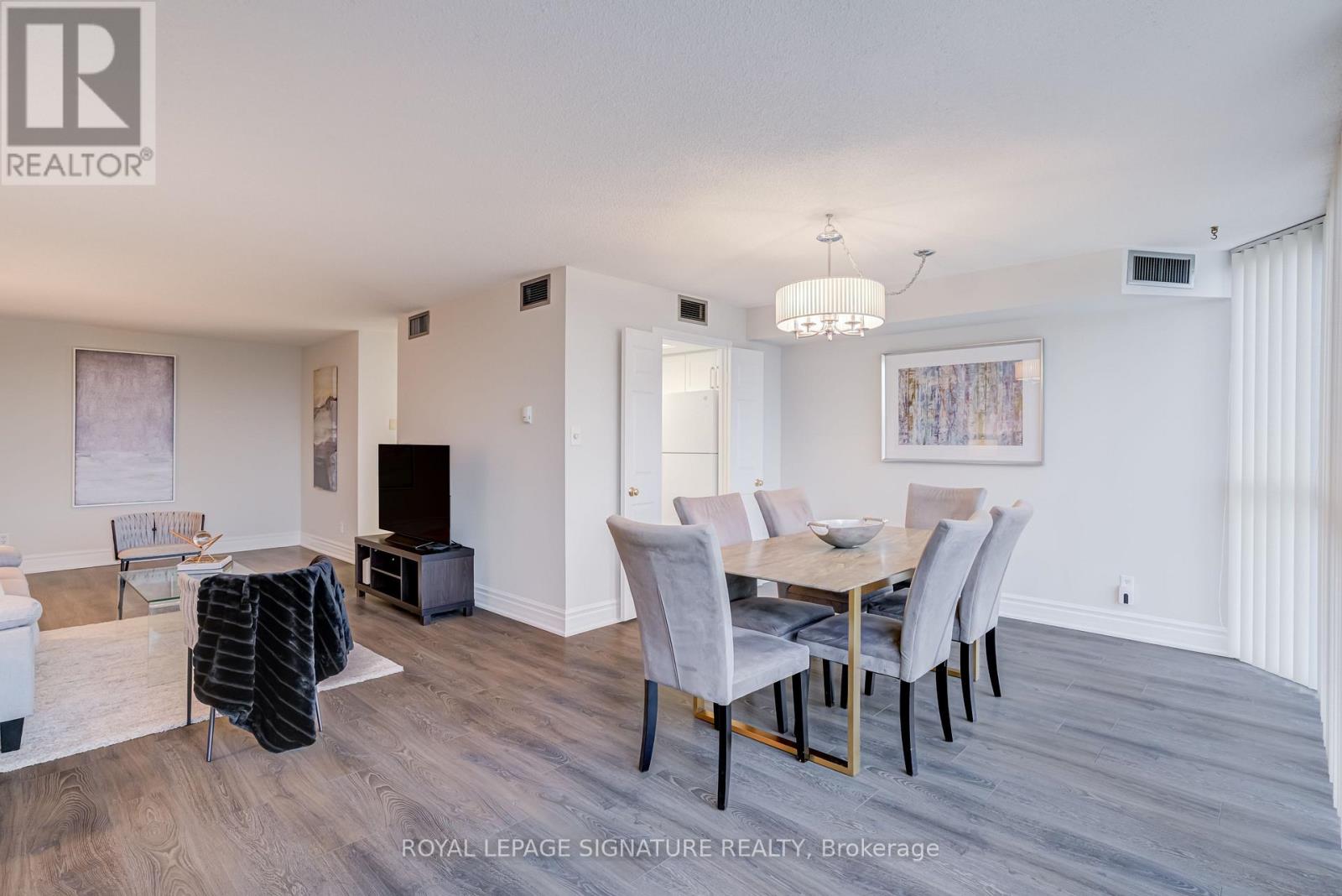 #405 880 DUNDAS STREET W - 23