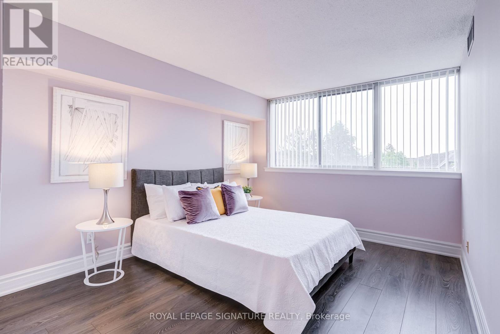 #405 880 DUNDAS STREET W - 28