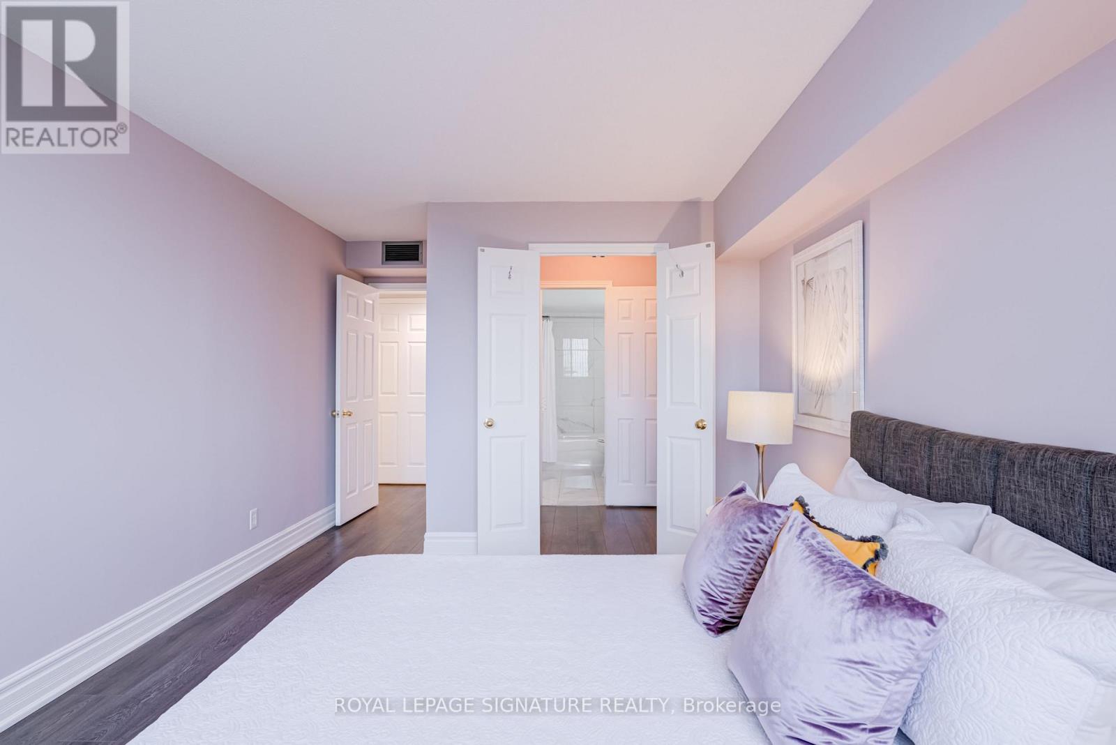 #405 880 DUNDAS STREET W - 31
