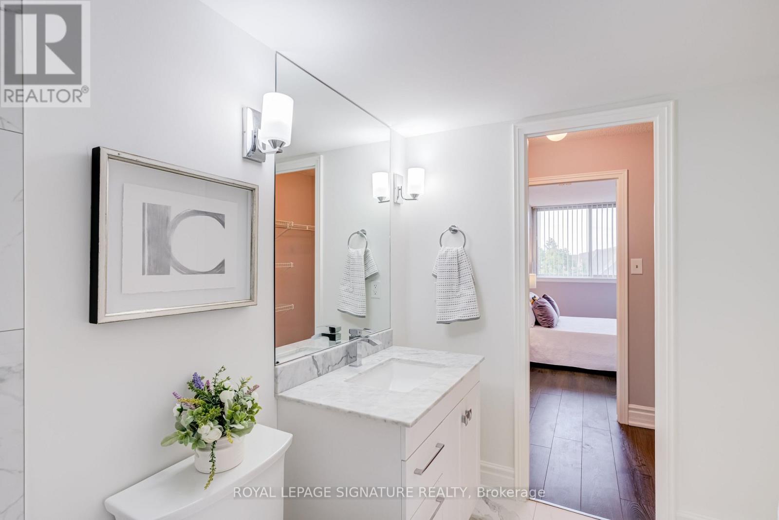 #405 880 DUNDAS STREET W - 35