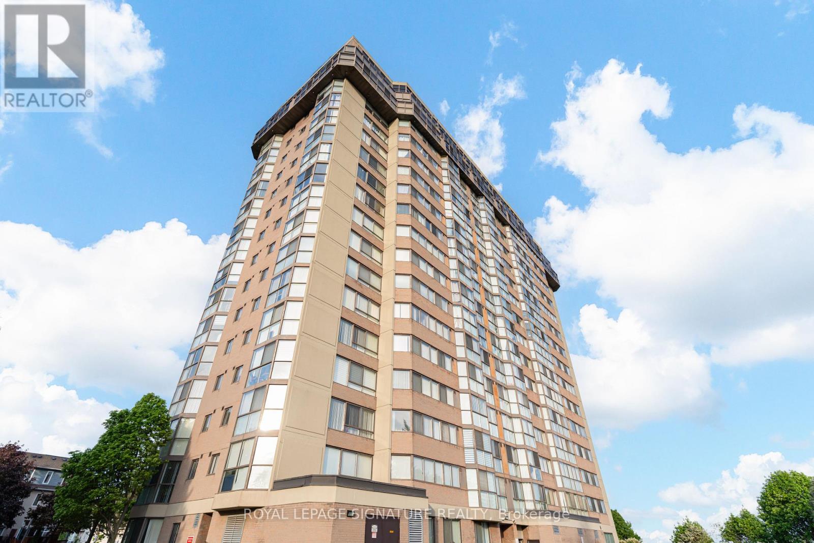 #405 880 DUNDAS STREET W - 38
