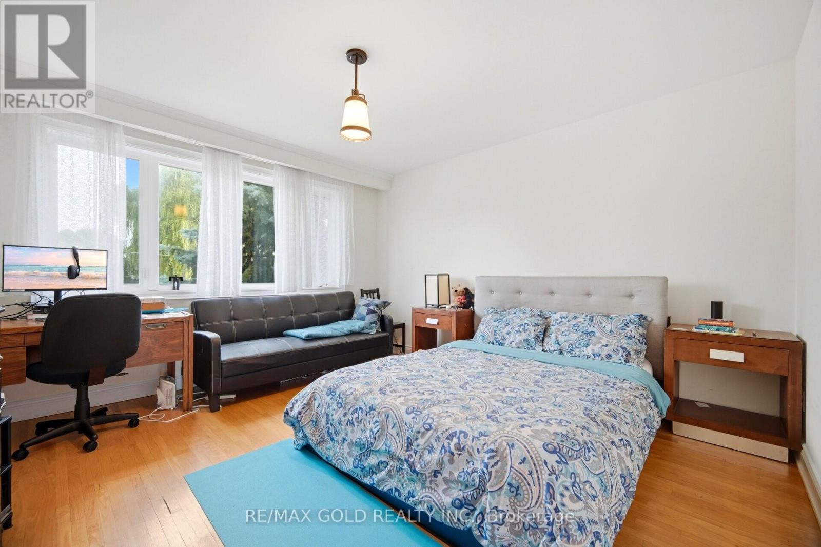 352 MAPLE LEAF DRIVE - 12