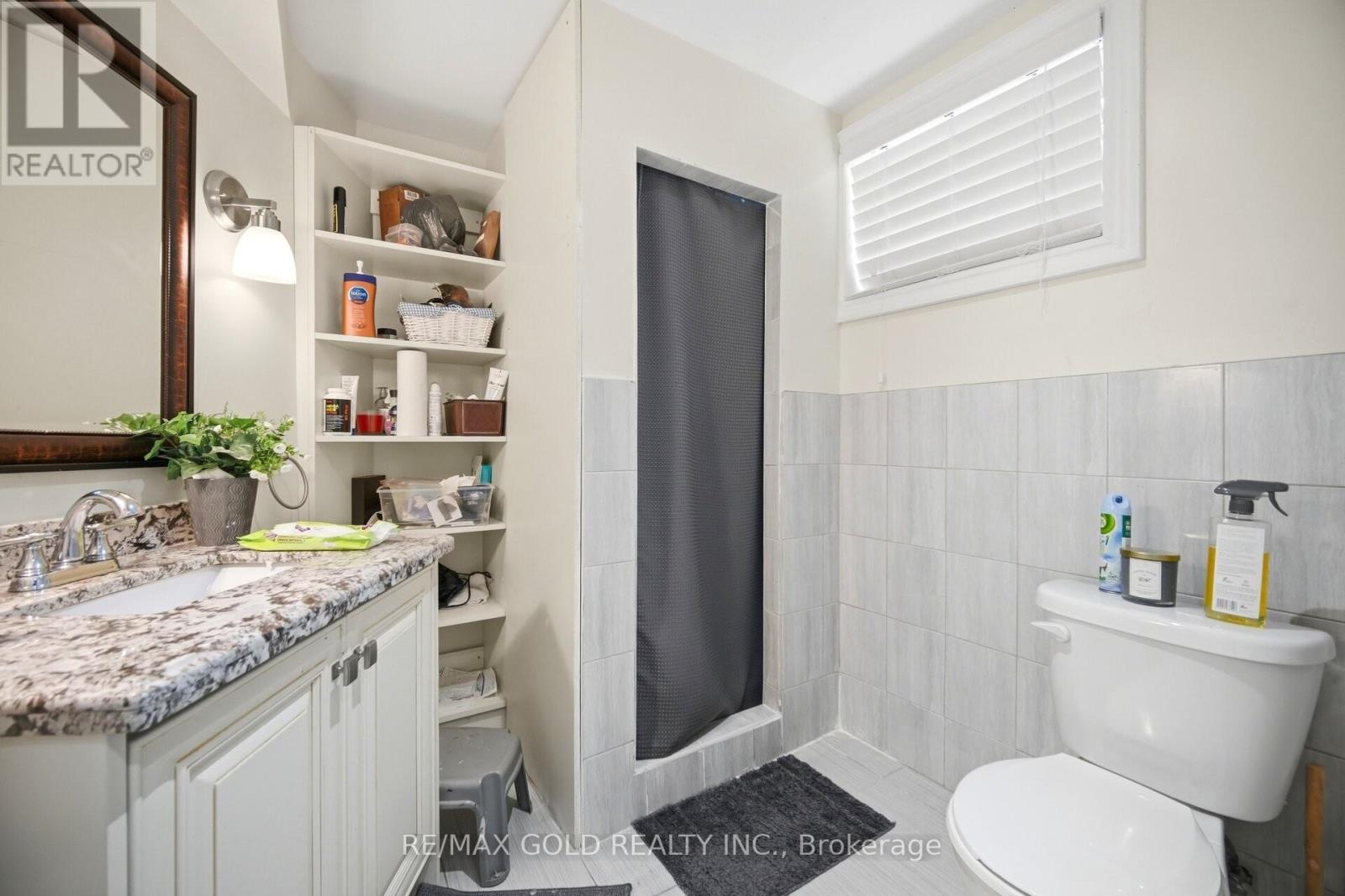 352 MAPLE LEAF DRIVE - 17