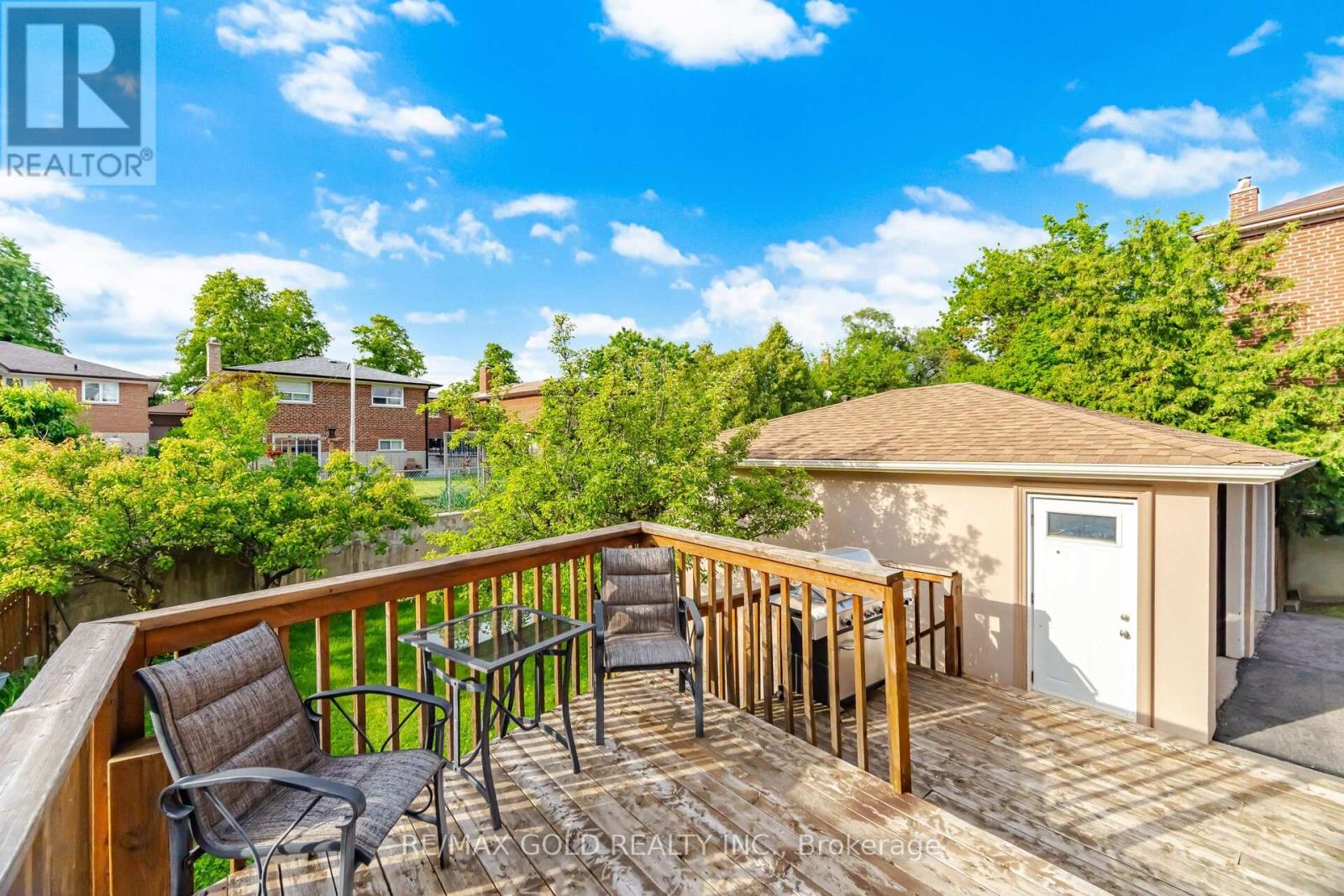 352 MAPLE LEAF DRIVE - 18