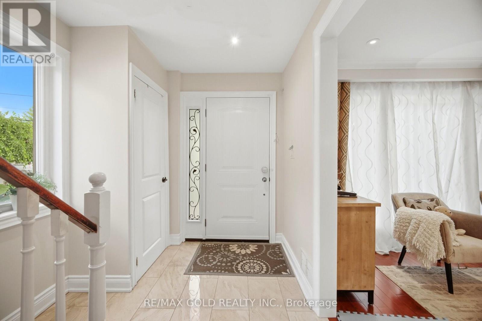 352 MAPLE LEAF DRIVE - 3