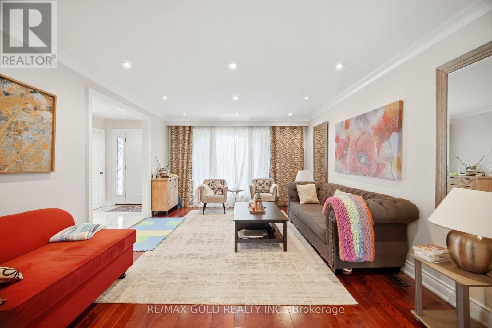 352 MAPLE LEAF DRIVE - 5