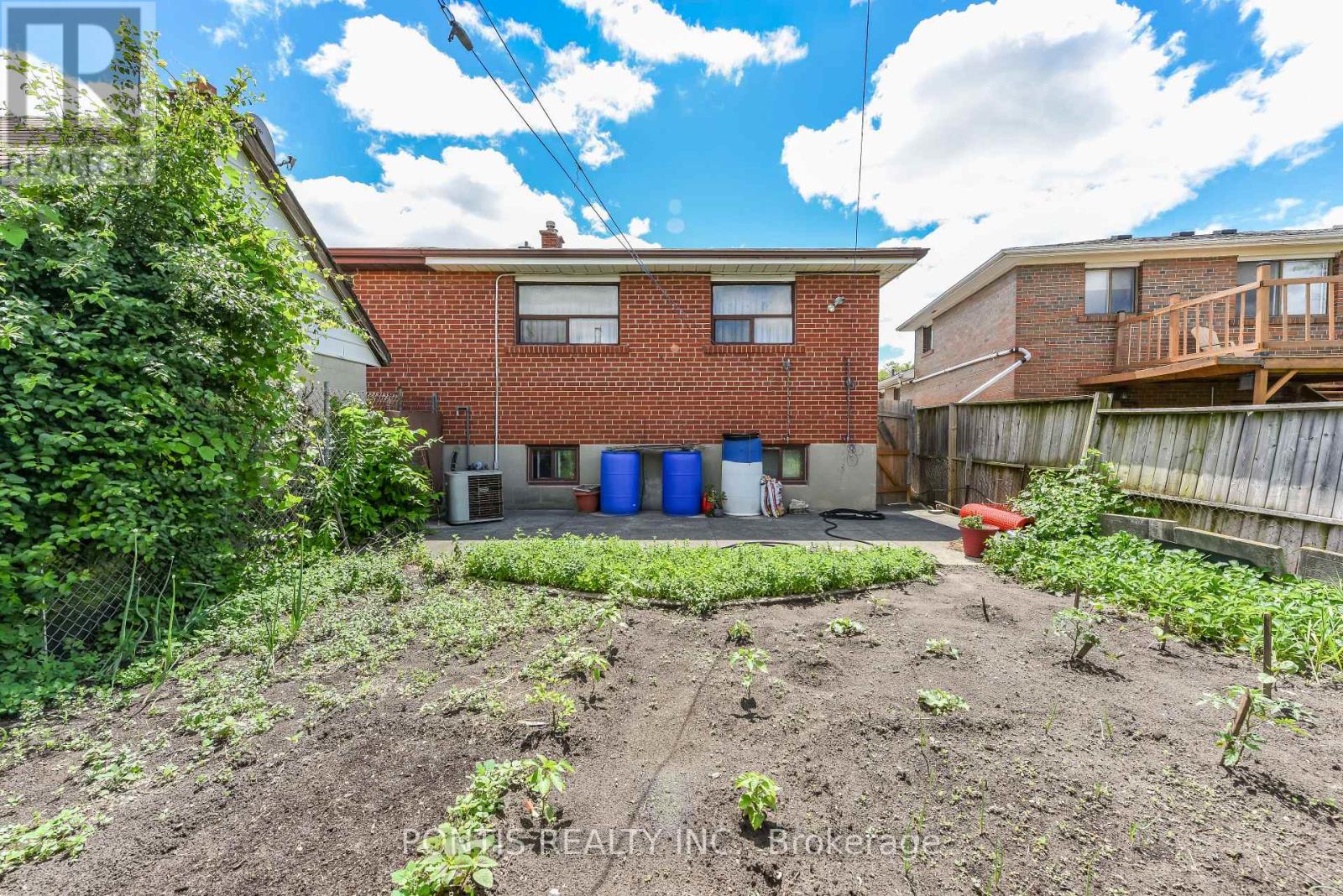 4 HASBROOKE DRIVE - 48