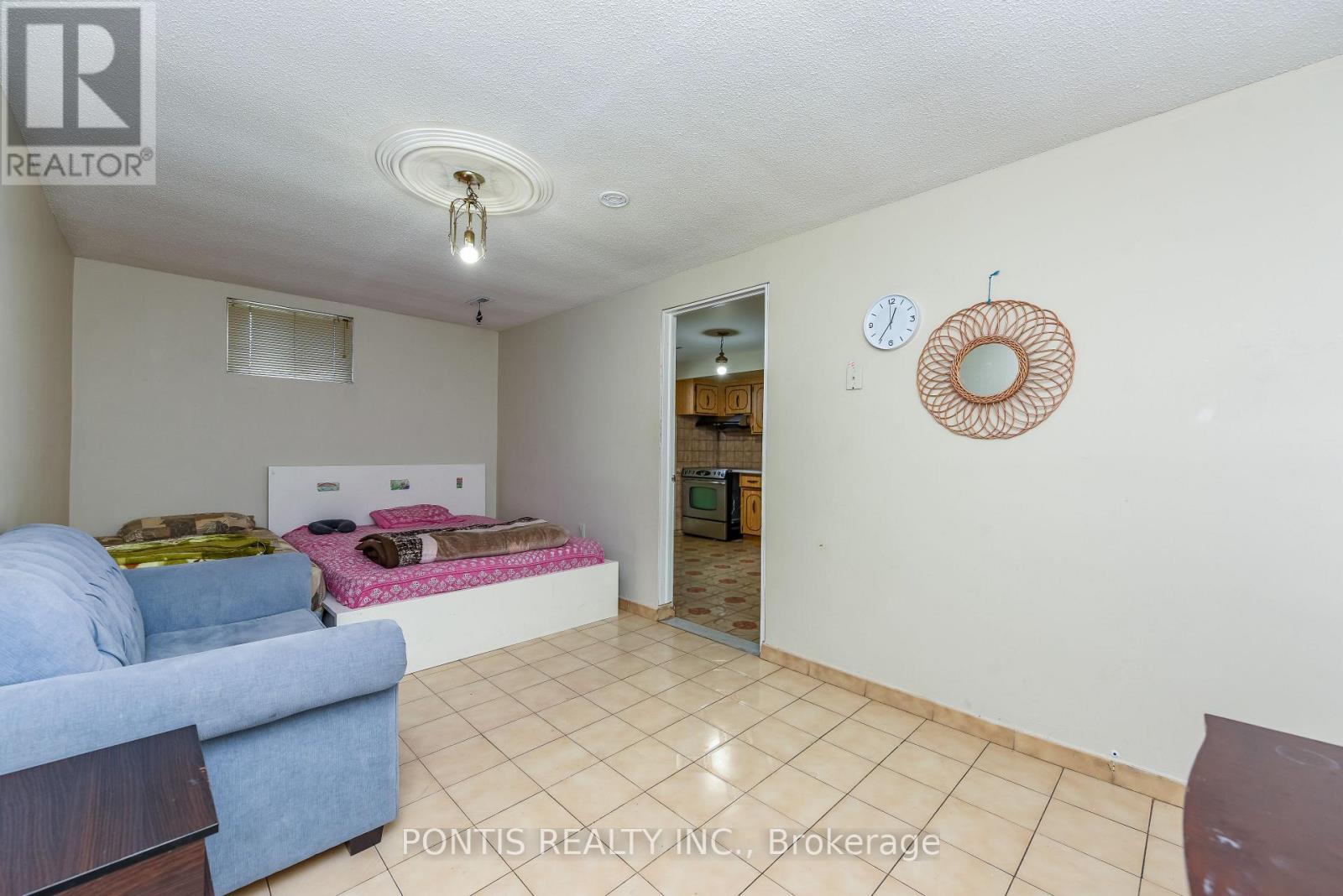 4 HASBROOKE DRIVE - 46