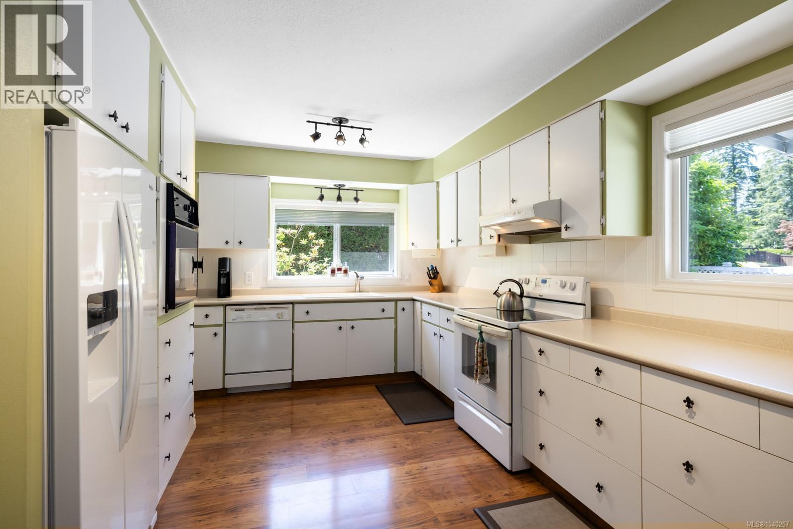 #4 5367 Miller Rd - 34