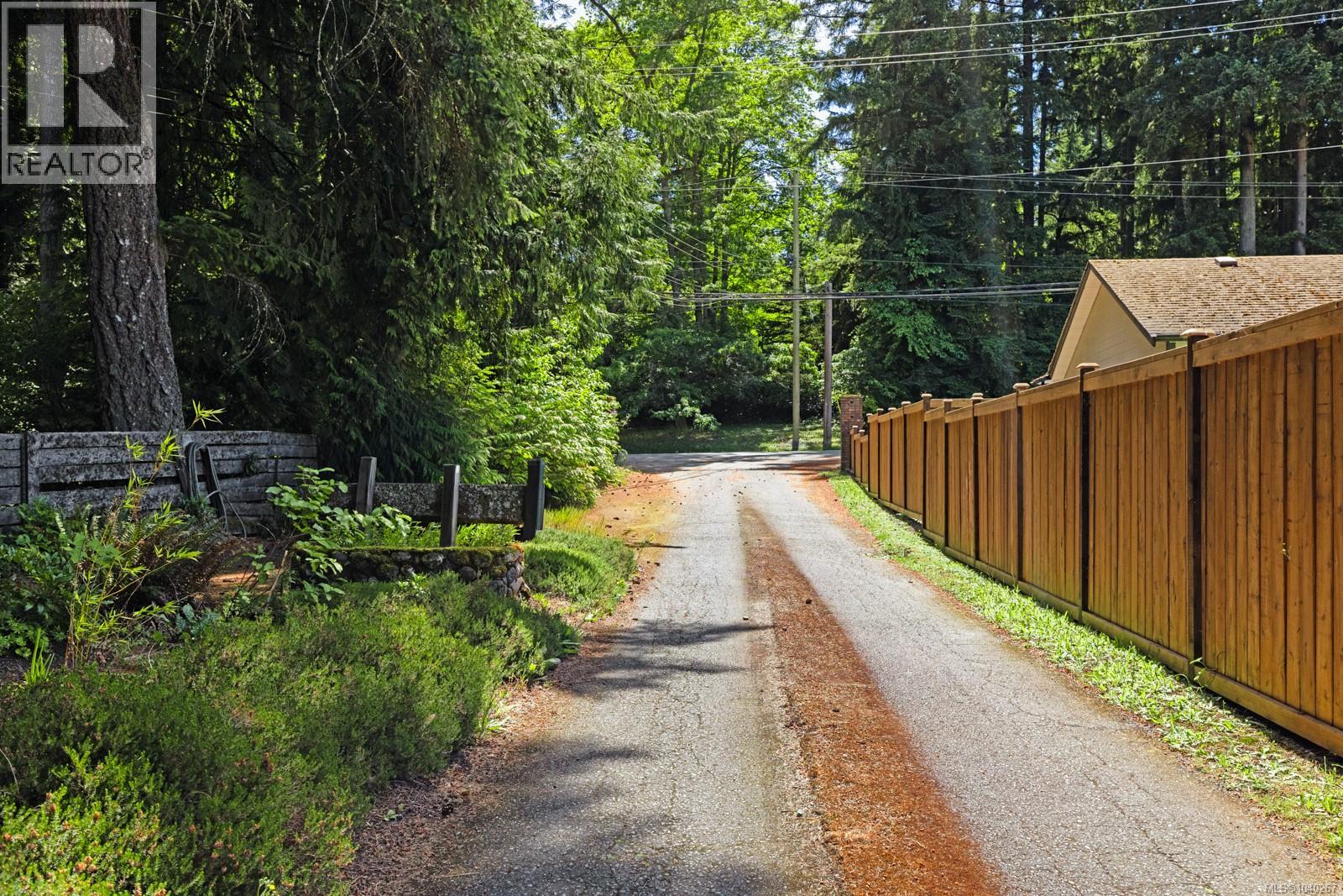 #4 5367 Miller Rd - 4