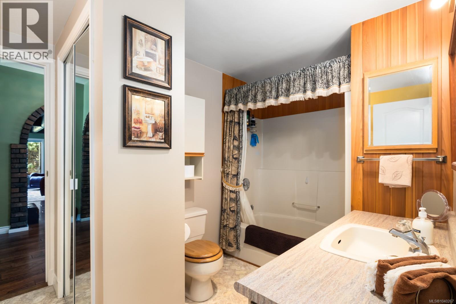 #4 5367 Miller Rd - 42