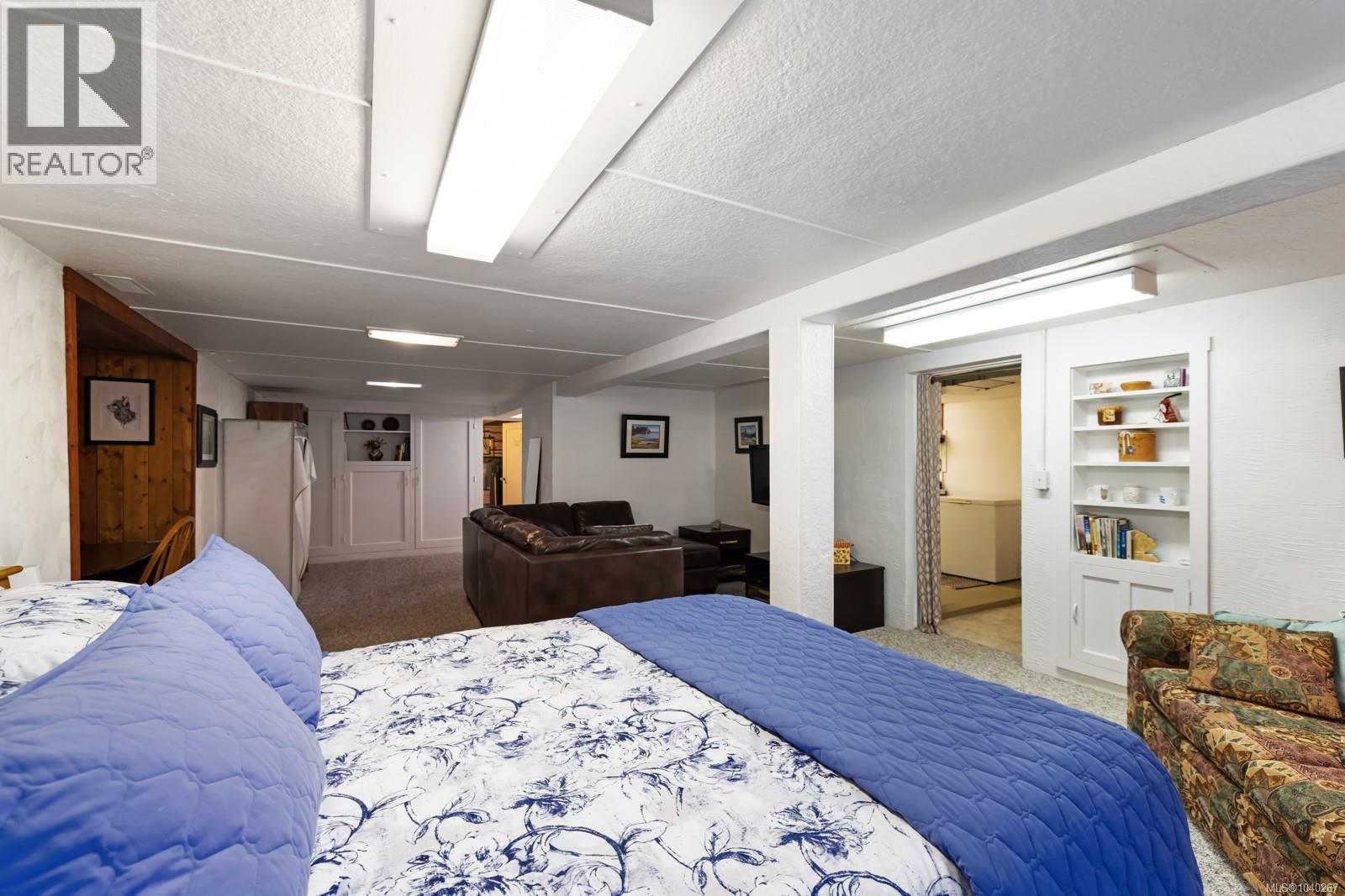 #4 5367 Miller Rd - 55