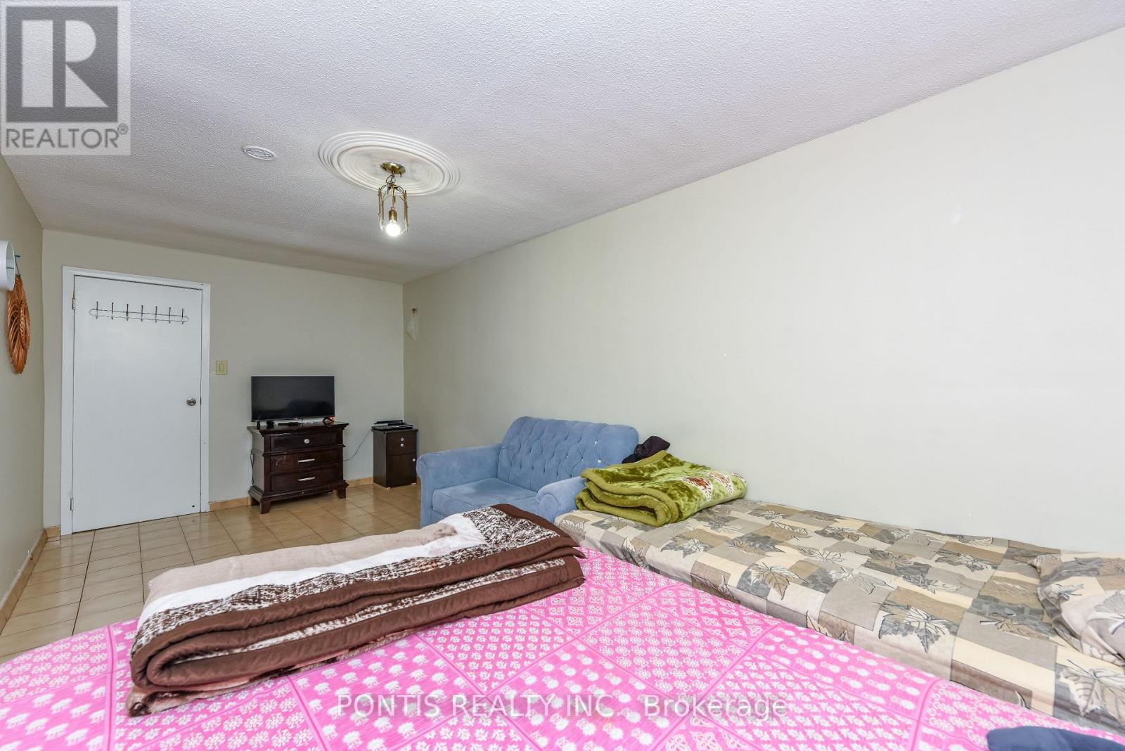 4 HASBROOKE DRIVE - 25
