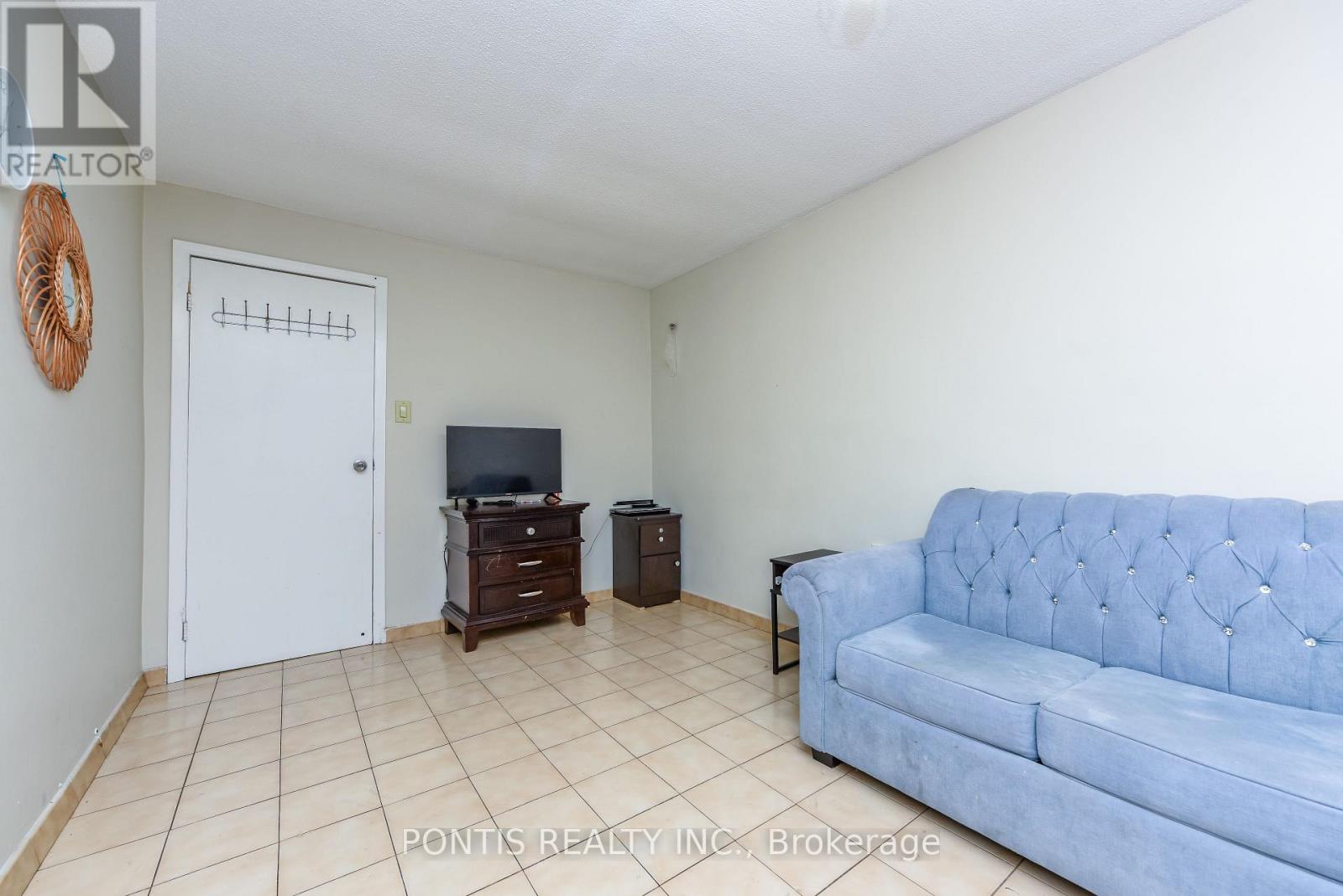 4 HASBROOKE DRIVE - 36