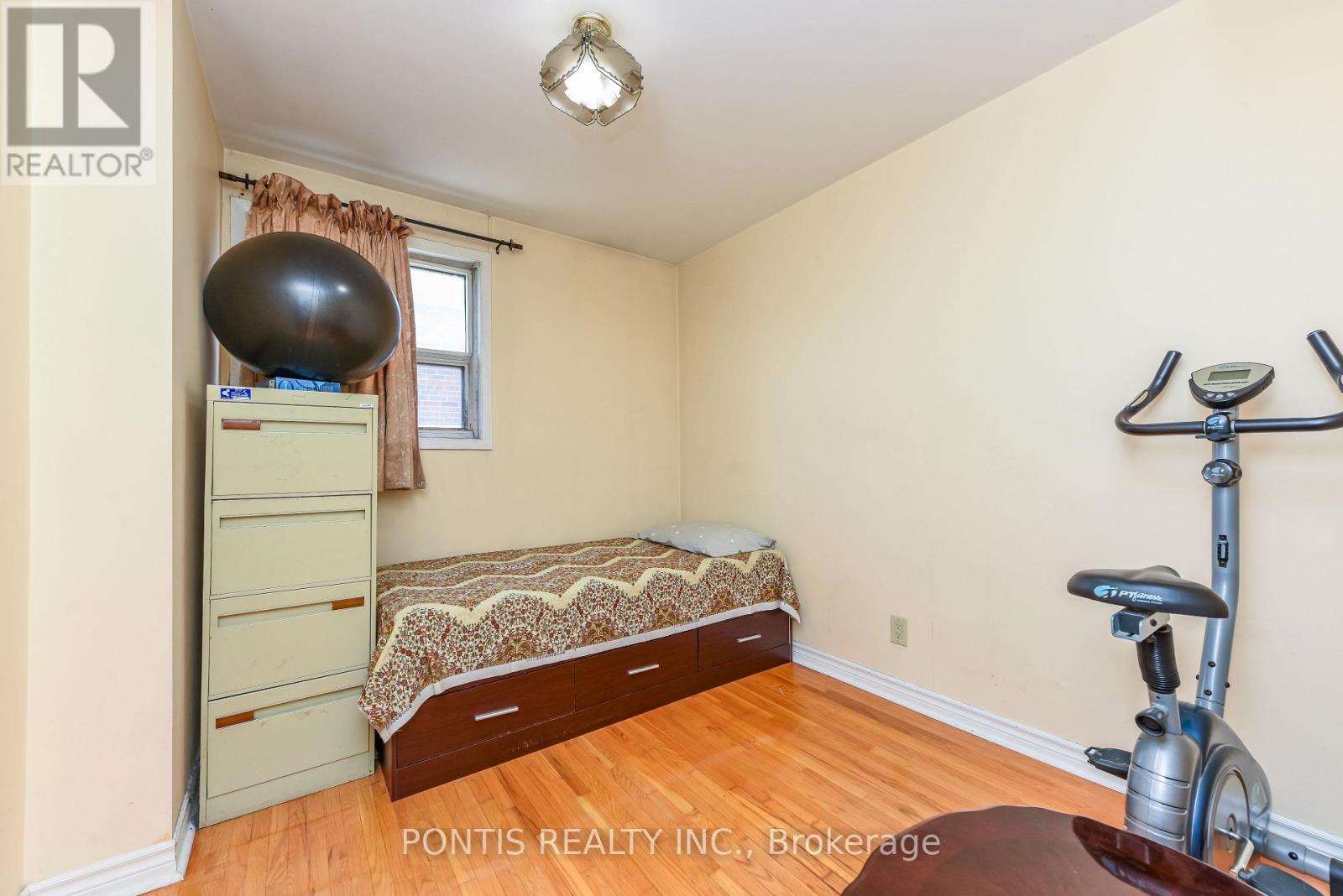 4 HASBROOKE DRIVE - 40