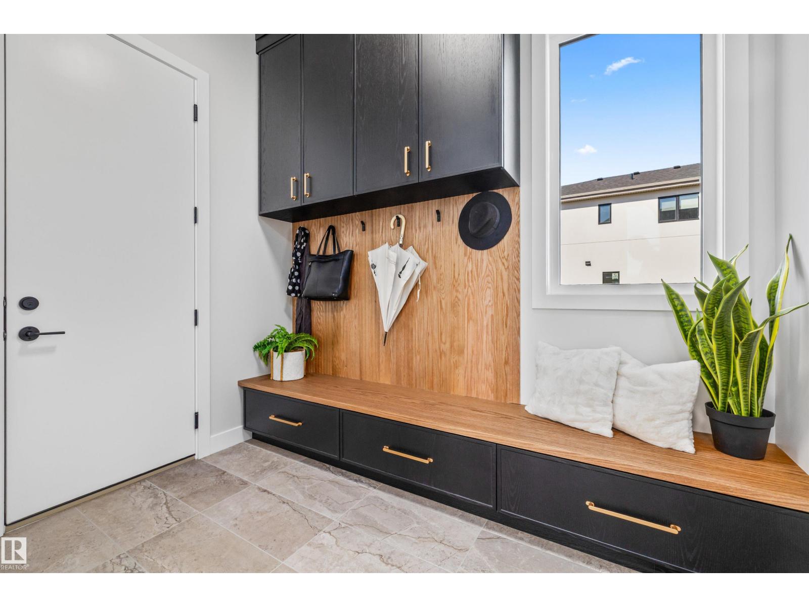 4667 Chegwin Wynd SW - 14