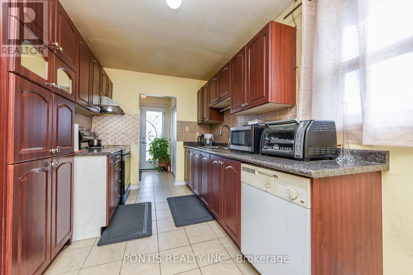 4 HASBROOKE DRIVE - 8