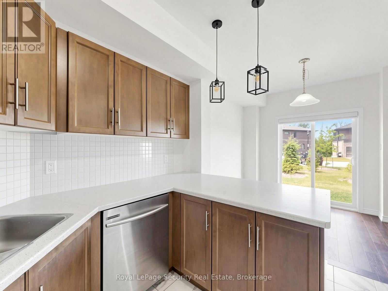 #31 103 ADDISON STREET - 10