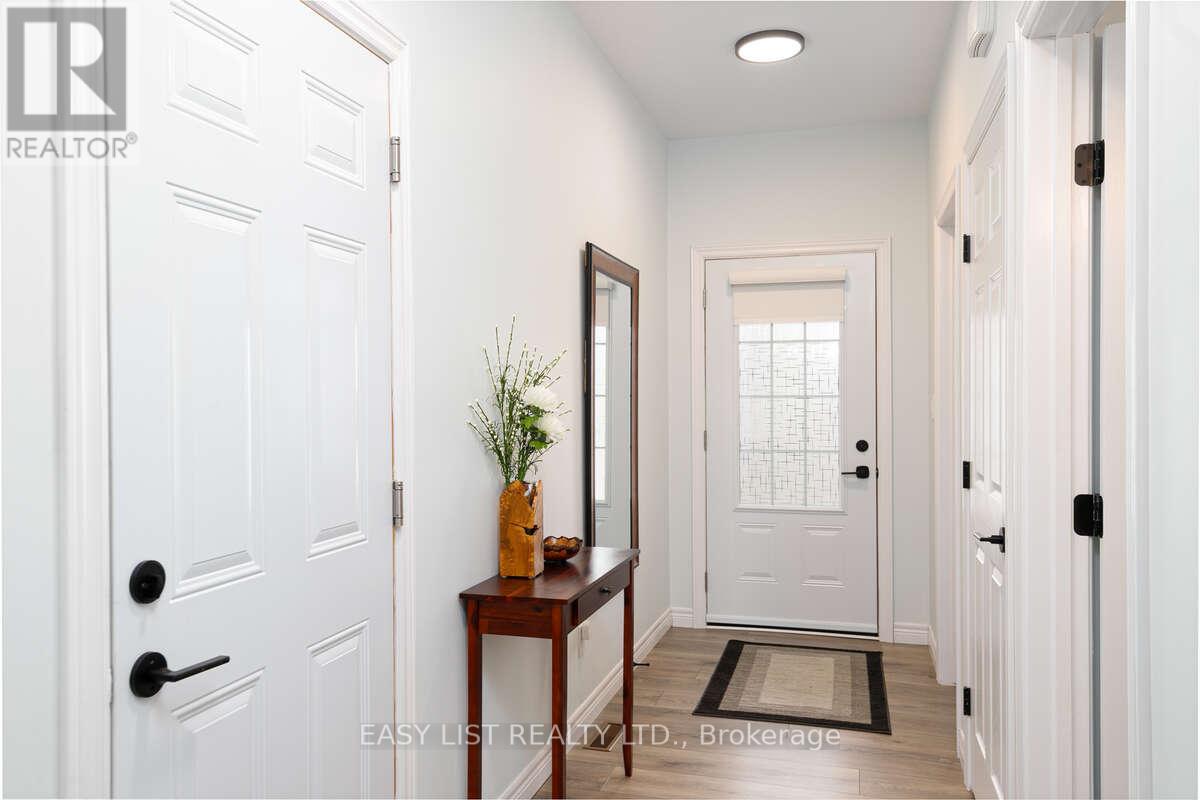 18 DAYTON COURT - 3