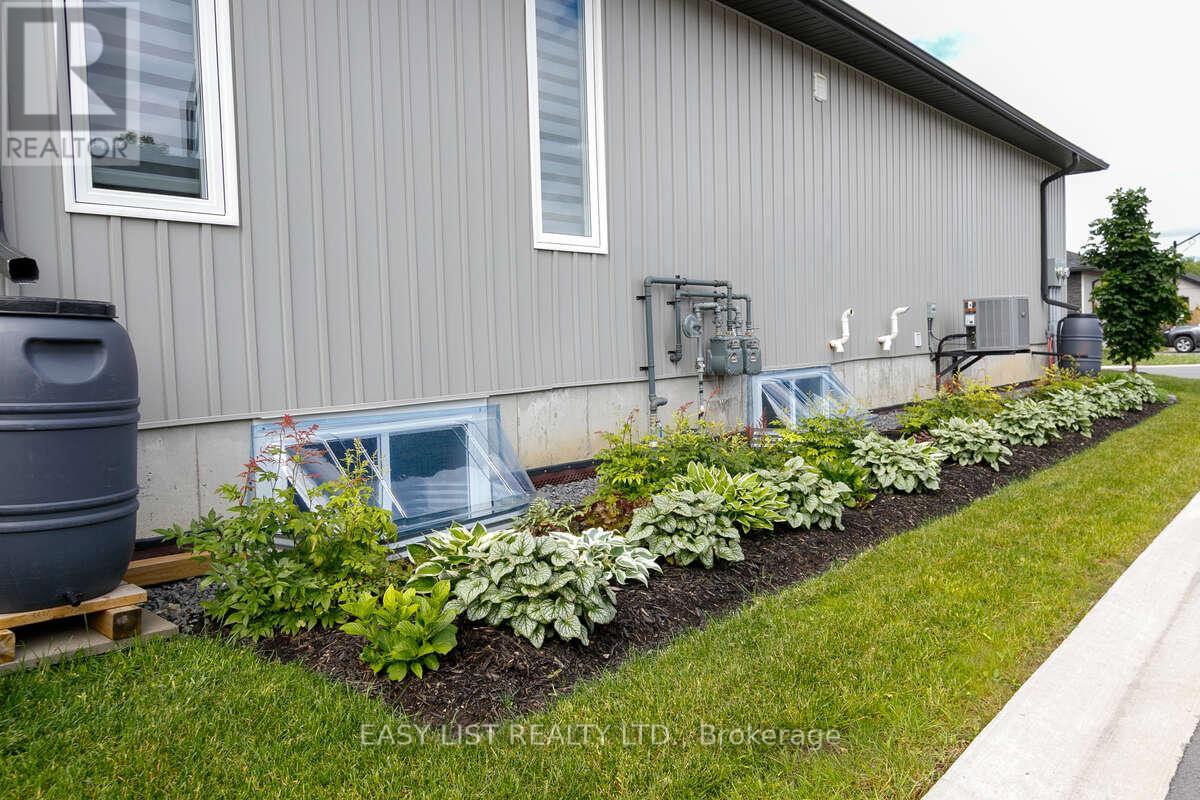 18 DAYTON COURT - 36