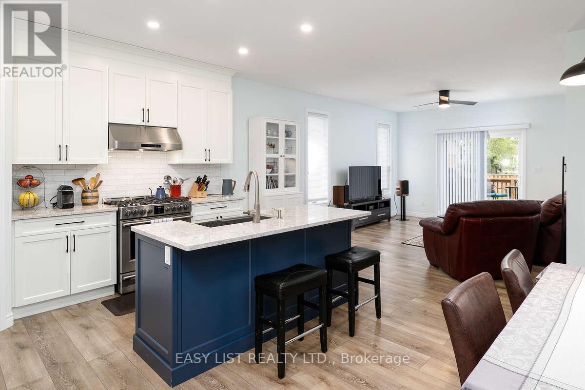 18 DAYTON COURT - 4