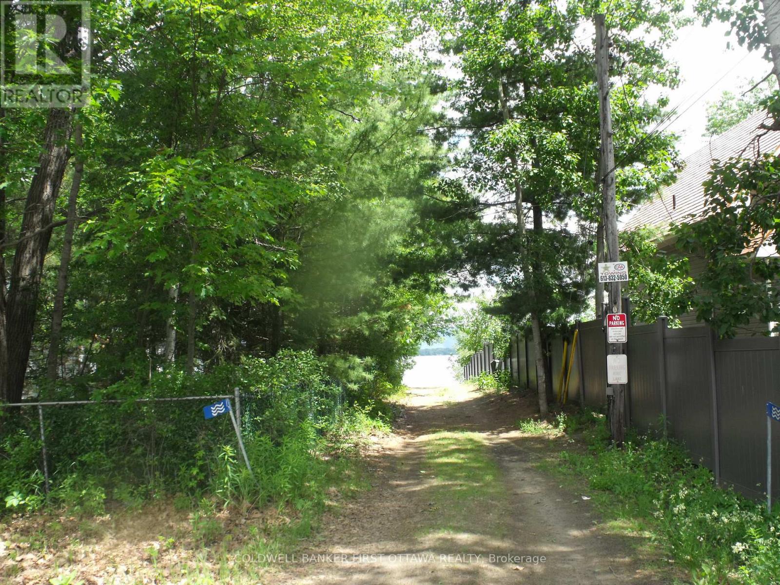 123 BAYVIEW DRIVE - 11