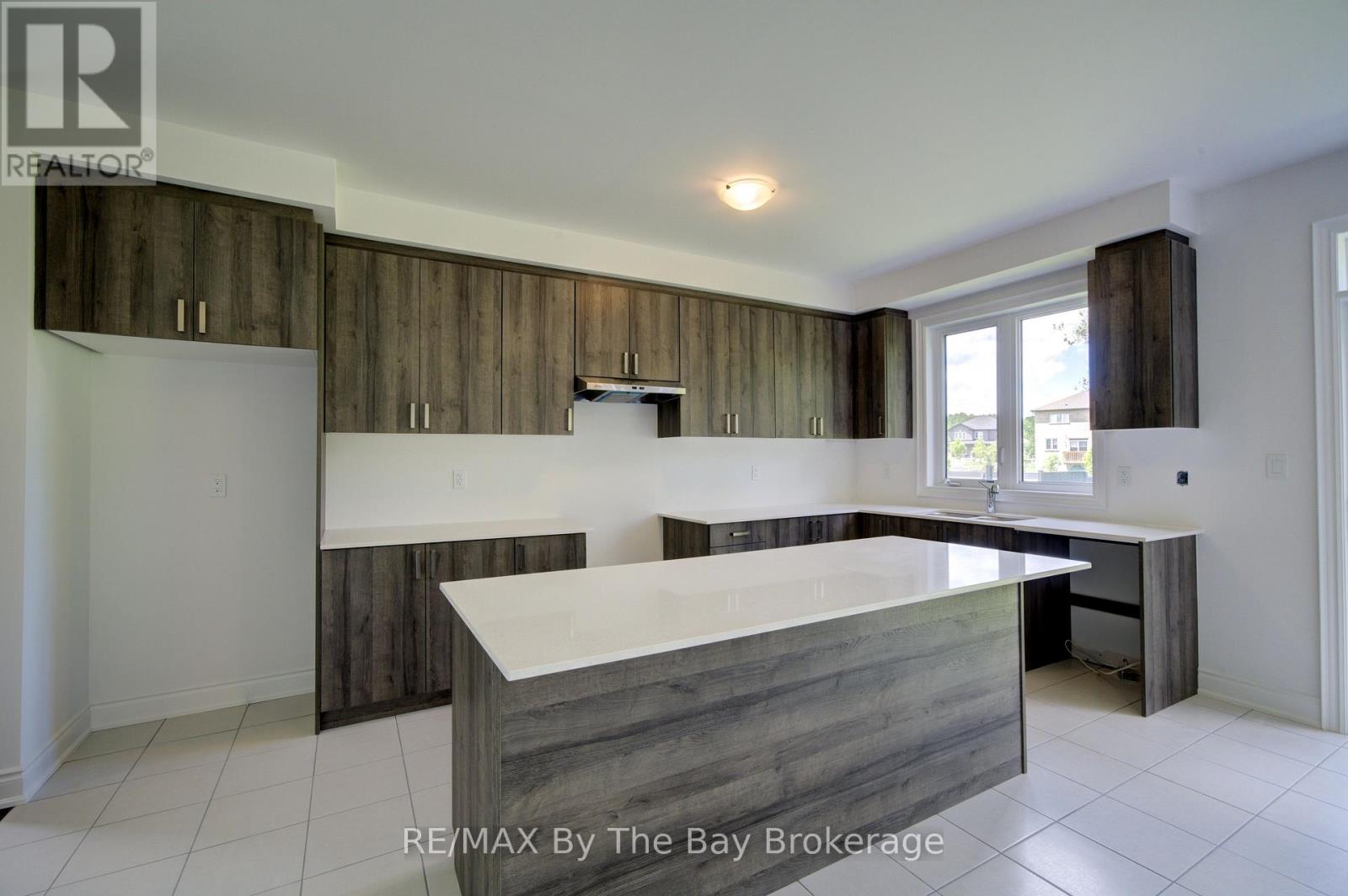 18 AMBER DRIVE - 13