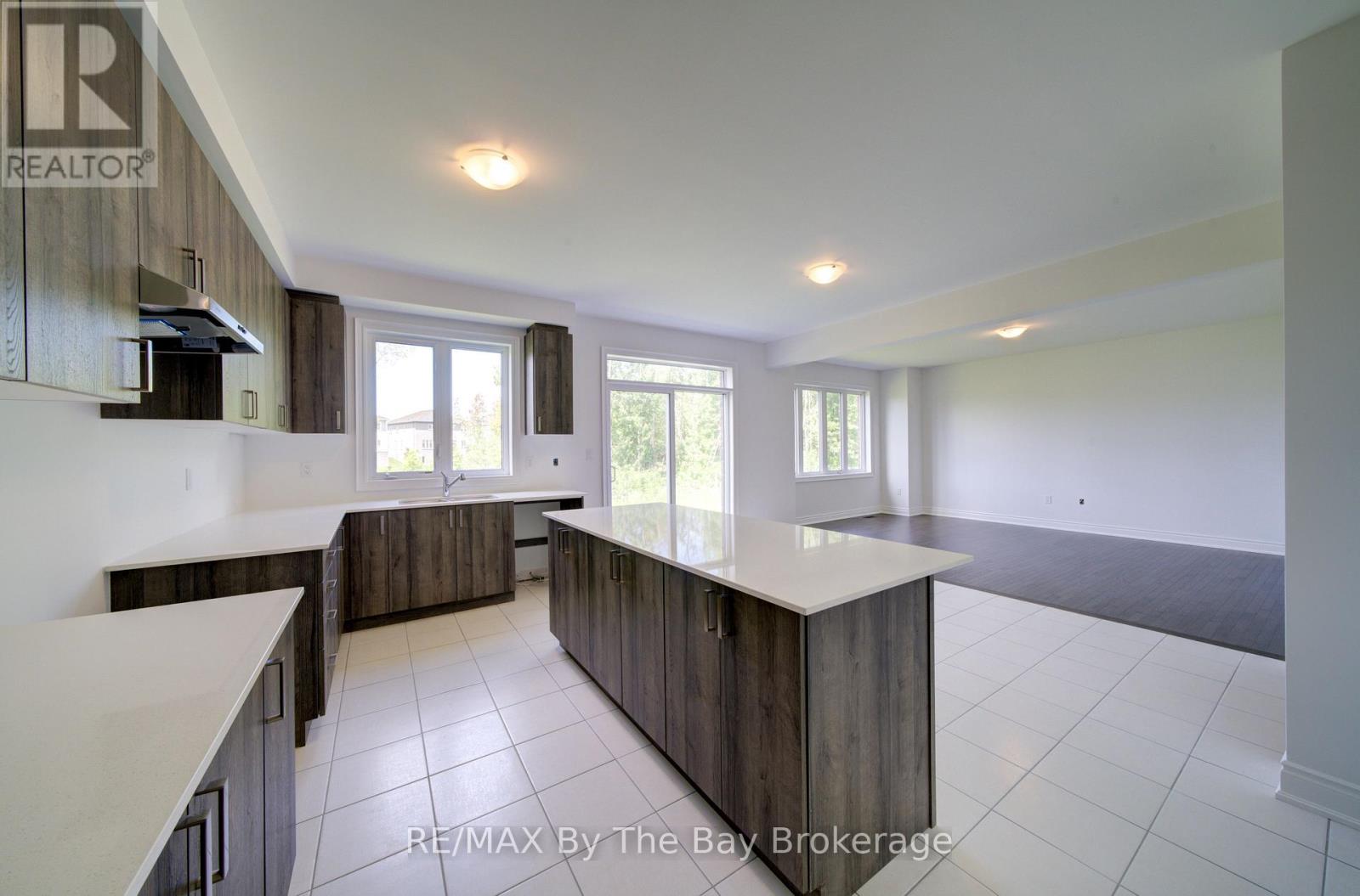 18 AMBER DRIVE - 14