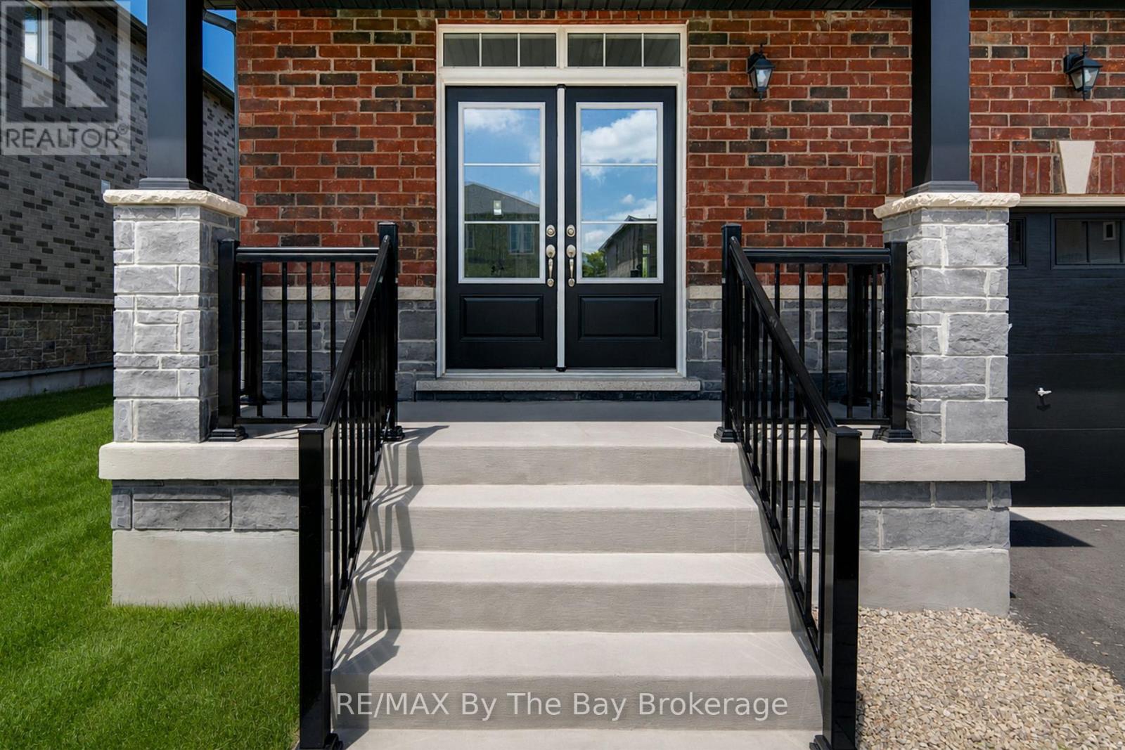 18 AMBER DRIVE - 2