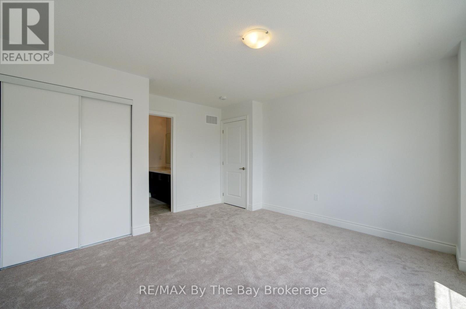 18 AMBER DRIVE - 23
