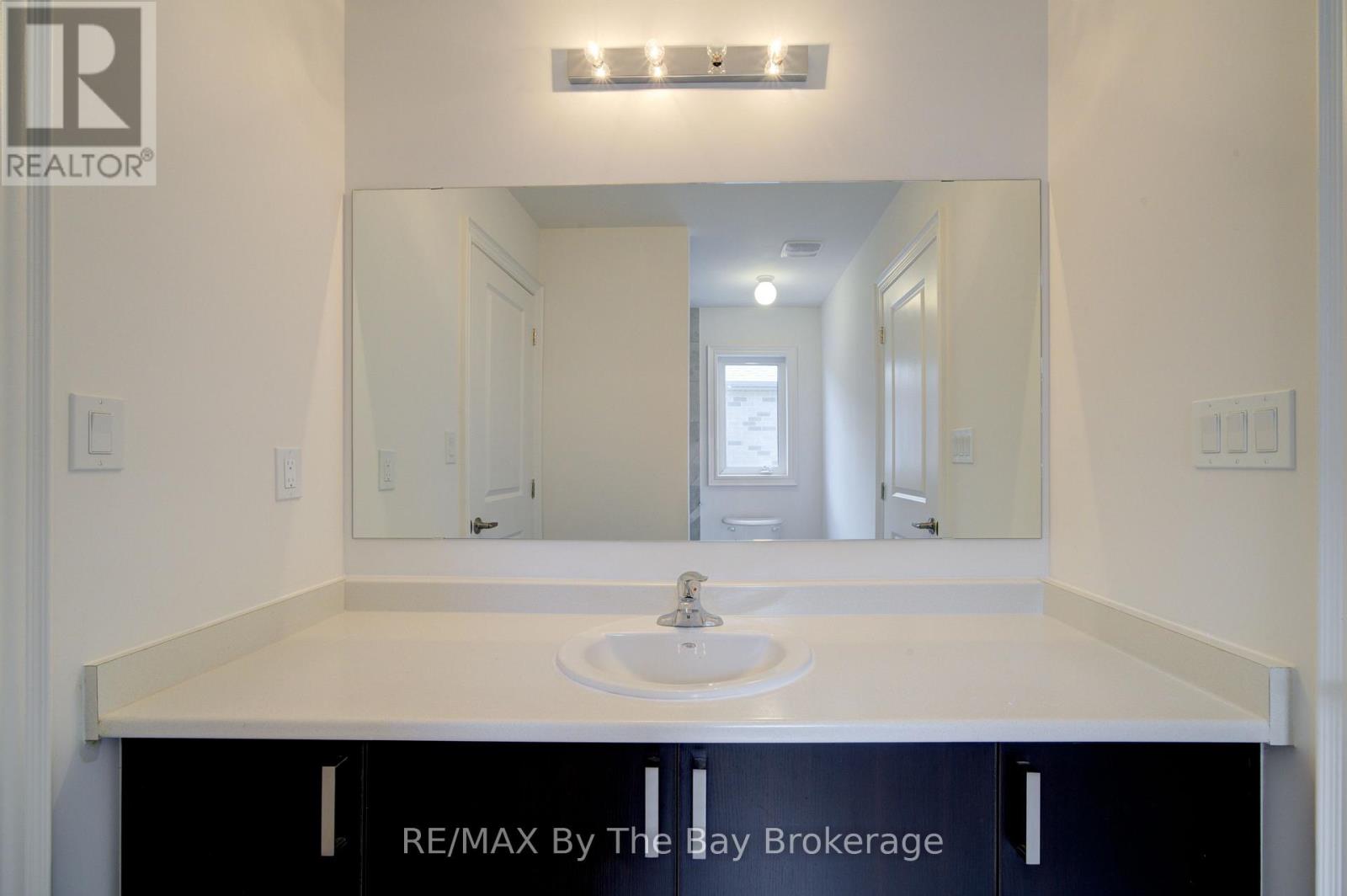 18 AMBER DRIVE - 24