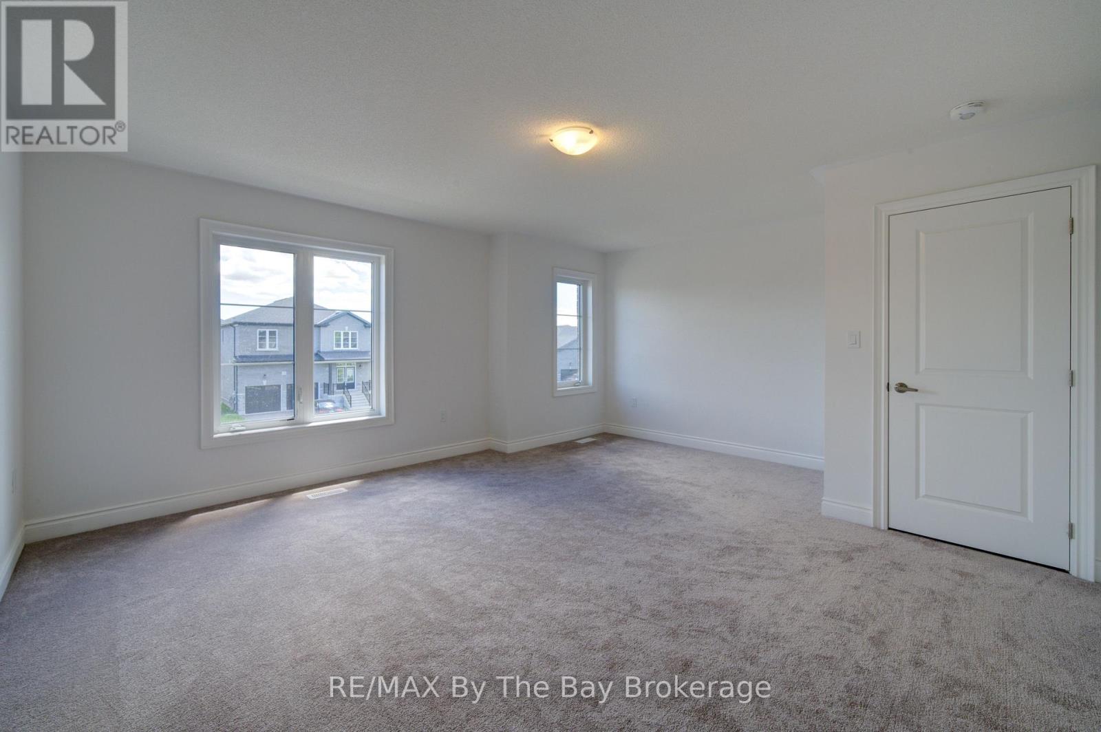 18 AMBER DRIVE - 27