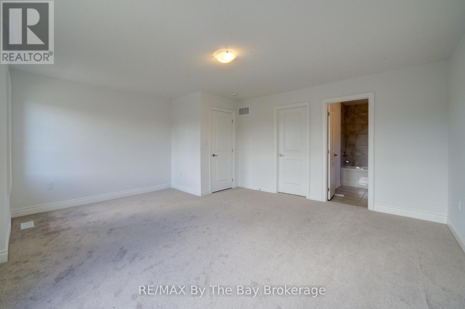 18 AMBER DRIVE - 28