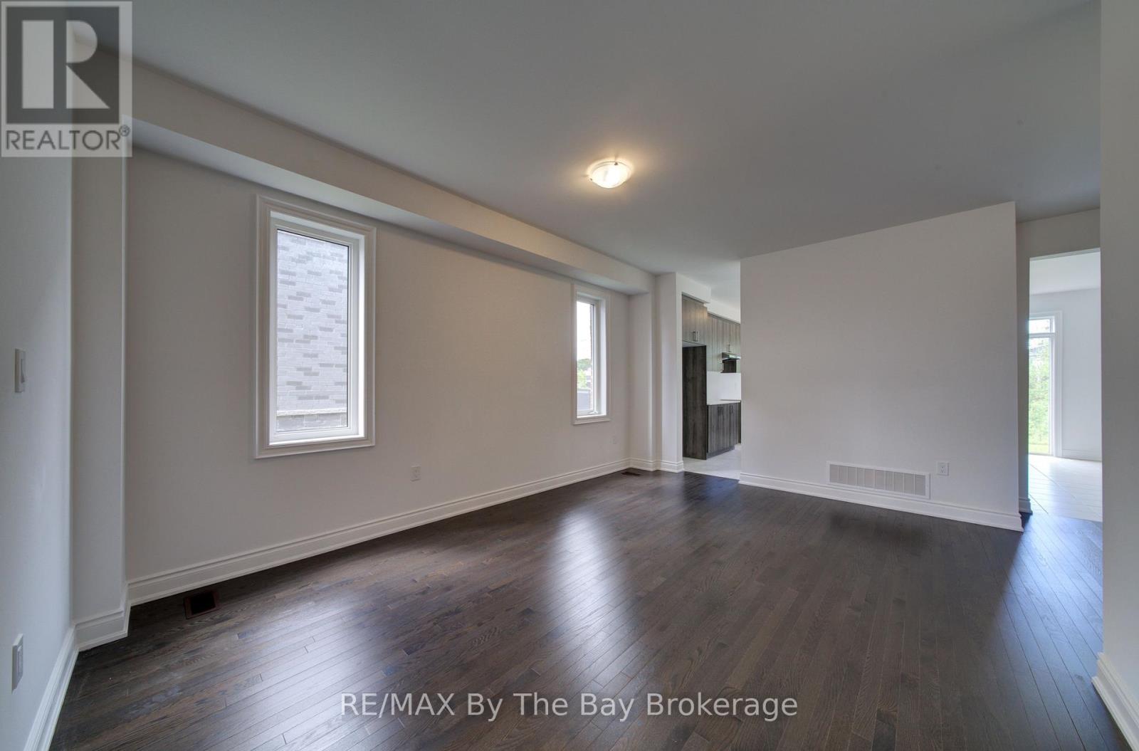18 AMBER DRIVE - 5