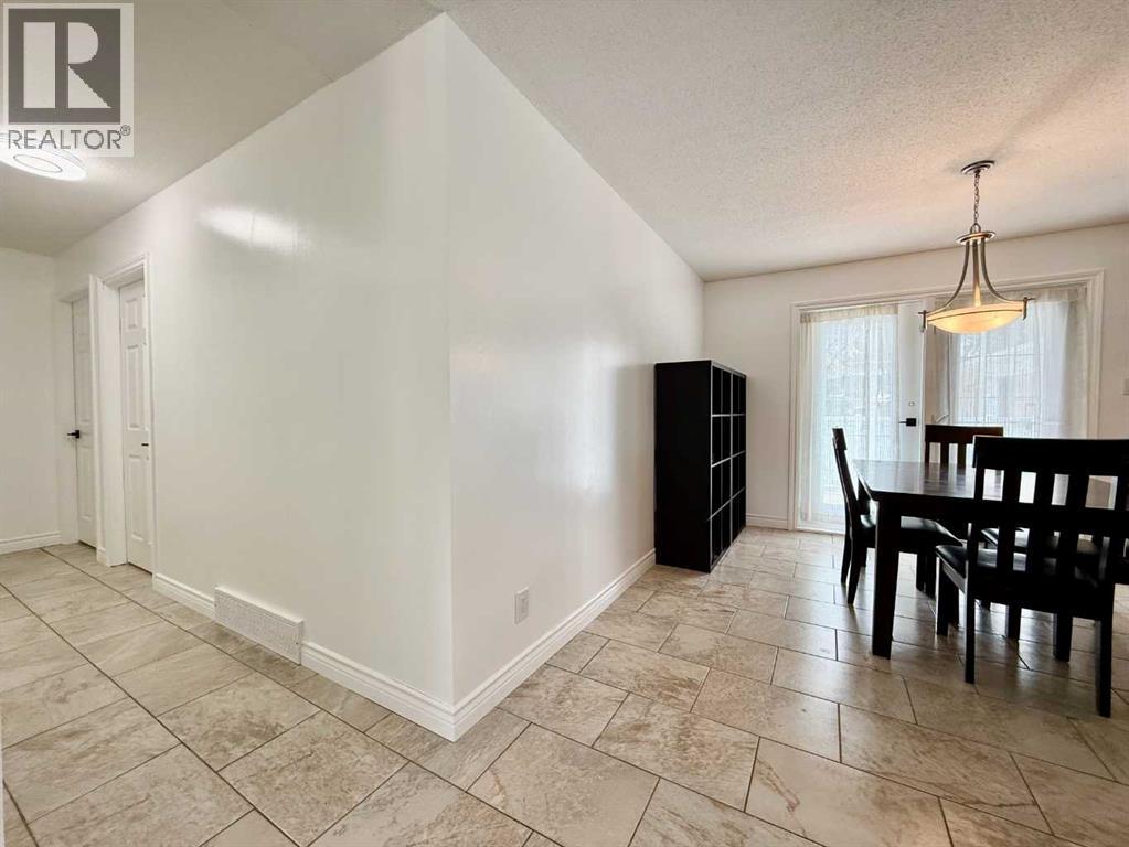 402 3 Street - photo 4