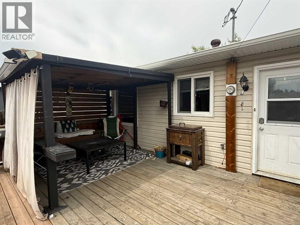 201 9 Avenue NE — photo 42