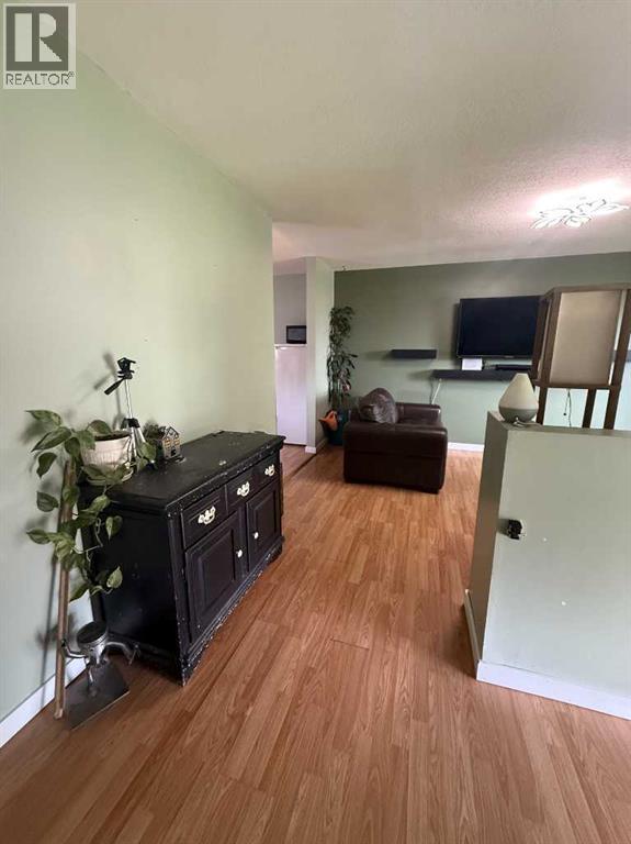 201 9 Avenue NE — photo 9