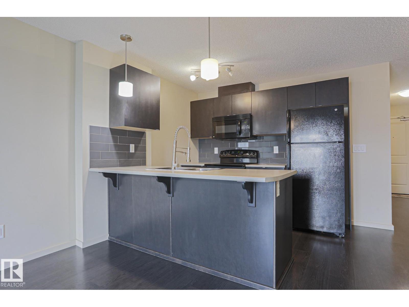 #411 3353 16A AV NW - 8
