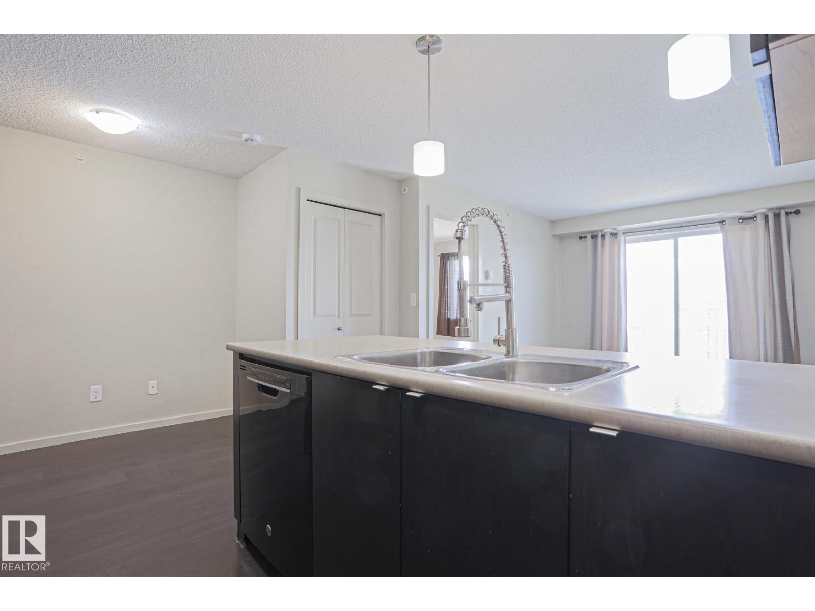 #411 3353 16A AV NW - 18
