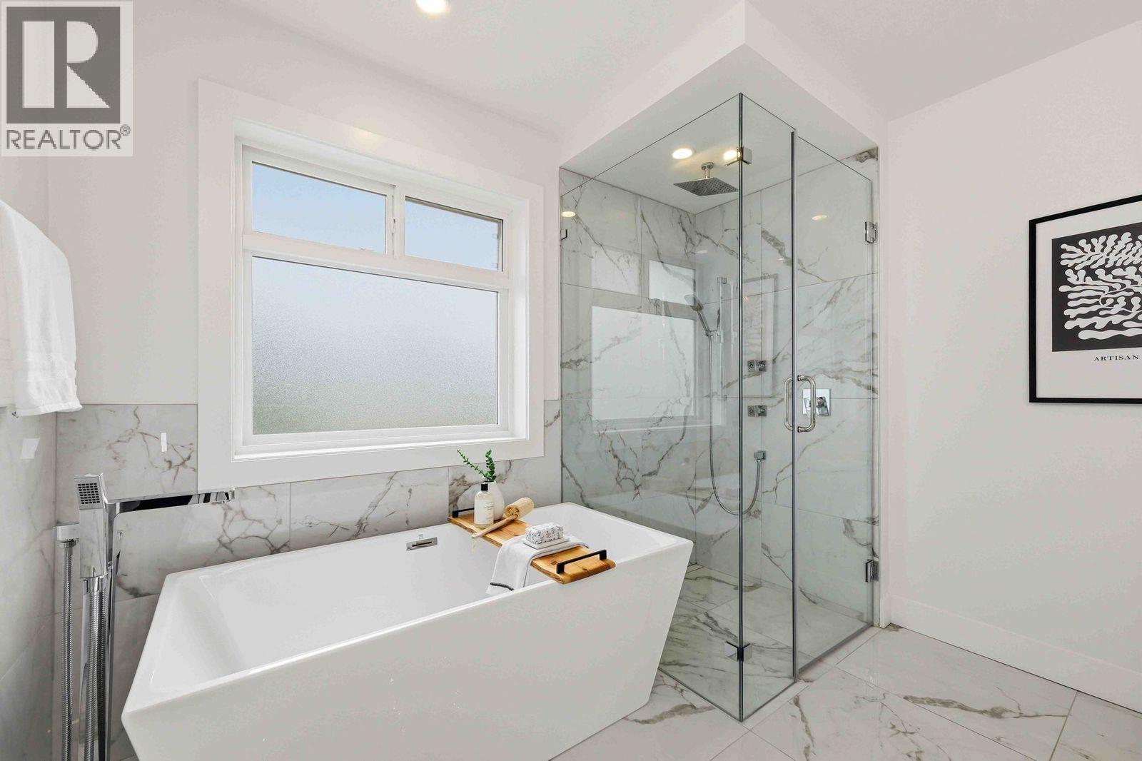 5061 44B AVENUE, Ladner