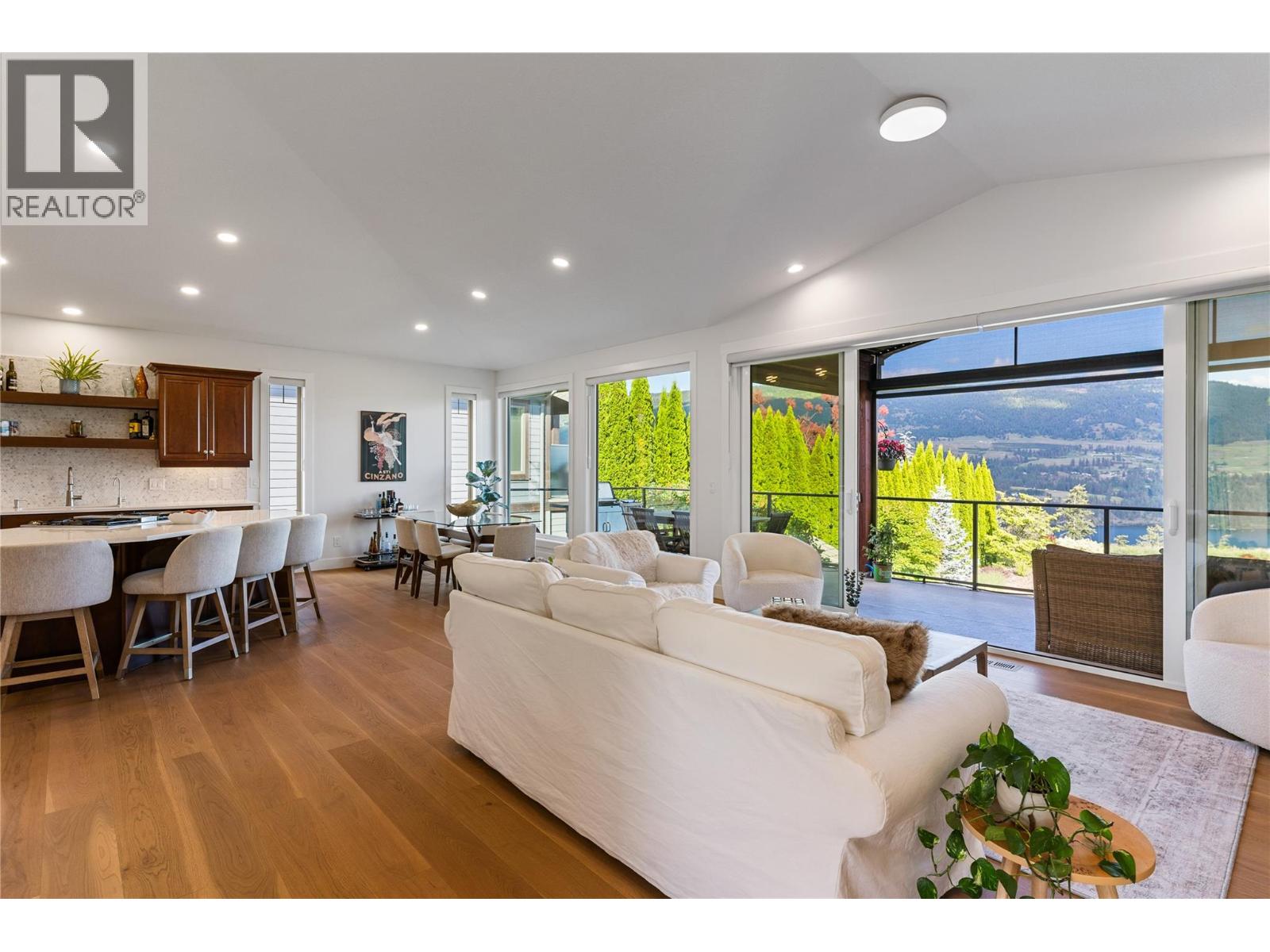 12977 East Ridge Drive, Lake Country